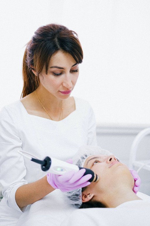 The Comprehensive Guide to Becoming a Successful Laser Aesthetician