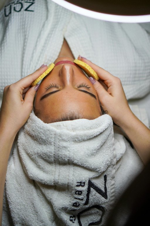 The Essential Guide to Choosing Your Facial Esthetician for Radiant Skin